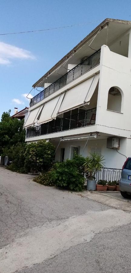 Γεώργιος Παπαϊωάννου Ενοικιαζόμενα Δωμάτια Khrónia Exteriör bild